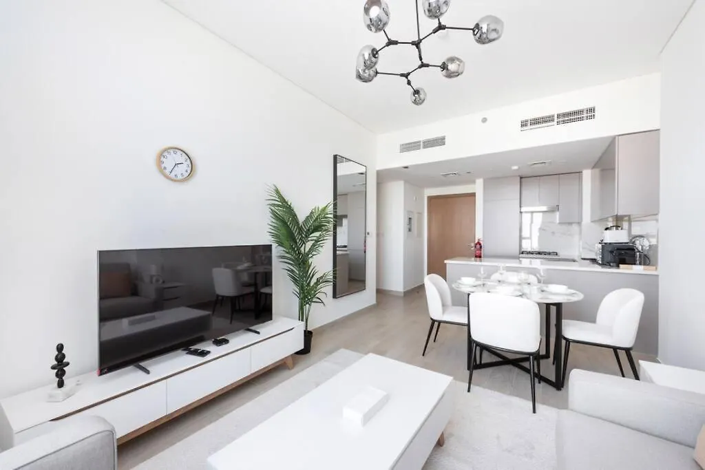 Cozy 2-Bedroom Apartment In Fawad Azizi Residence Dubai